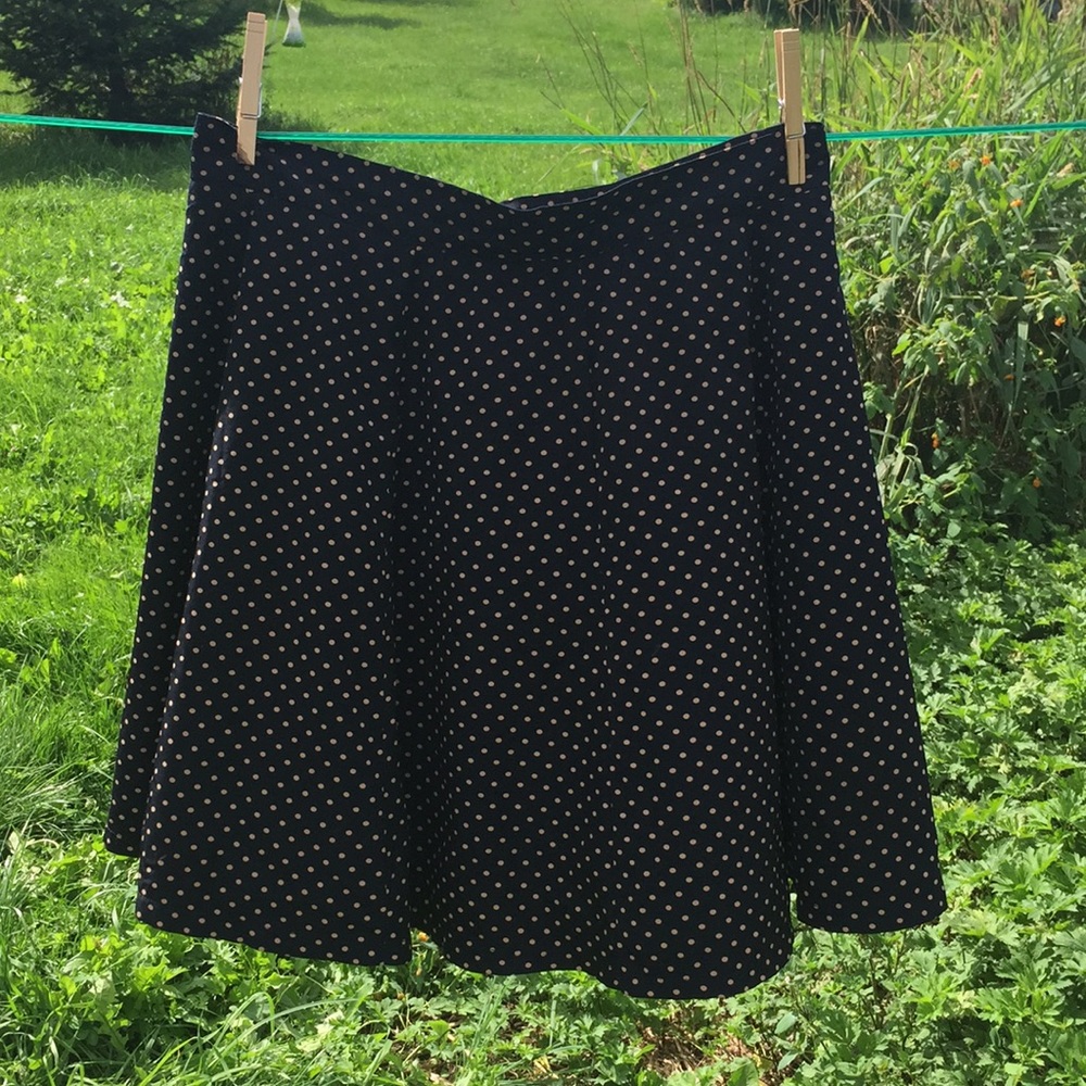 🌸Forever 21 circle skirt with polka dots🌸